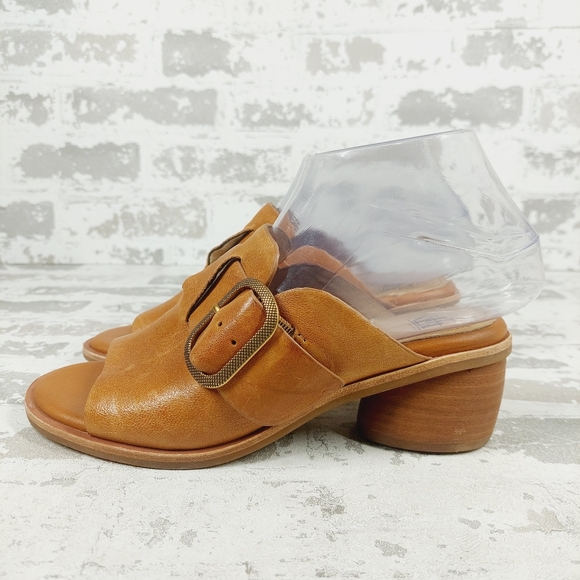 Sofft Shoes - New Sofft Candyce Tan Leather Block Heel Slip On Sandals i1021